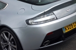 Aston Martin Vantage V12 6.0 517 CV Gama V12 Vantage Coup&eacute; Titanium Silver Exterior Detalle 2 puertas