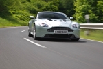 Aston Martin Vantage V12 6.0 517 CV Gama V12 Vantage Coup&eacute; Hardly Green Exterior Frontal-Lateral 2 puertas