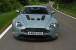 Aston Martin Vantage V12 6.0 517 CV Gama V12 Vantage Coup&eacute; Hardly Green Exterior Frontal 2 puertas