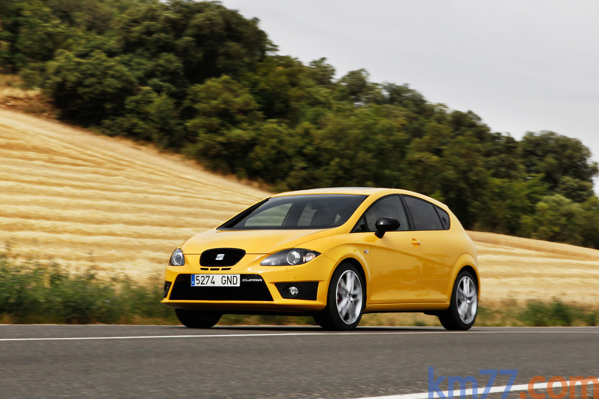 SEAT Le&oacute;n 2.0 TSI 240 CV CUPRA CUPRA Turismo Amarillo Crono Exterior Frontal-Lateral 5 puertas
