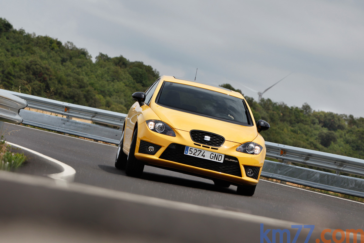 SEAT Le&oacute;n 2.0 TSI 240 CV CUPRA CUPRA Turismo Amarillo Crono Exterior Frontal 5 puertas