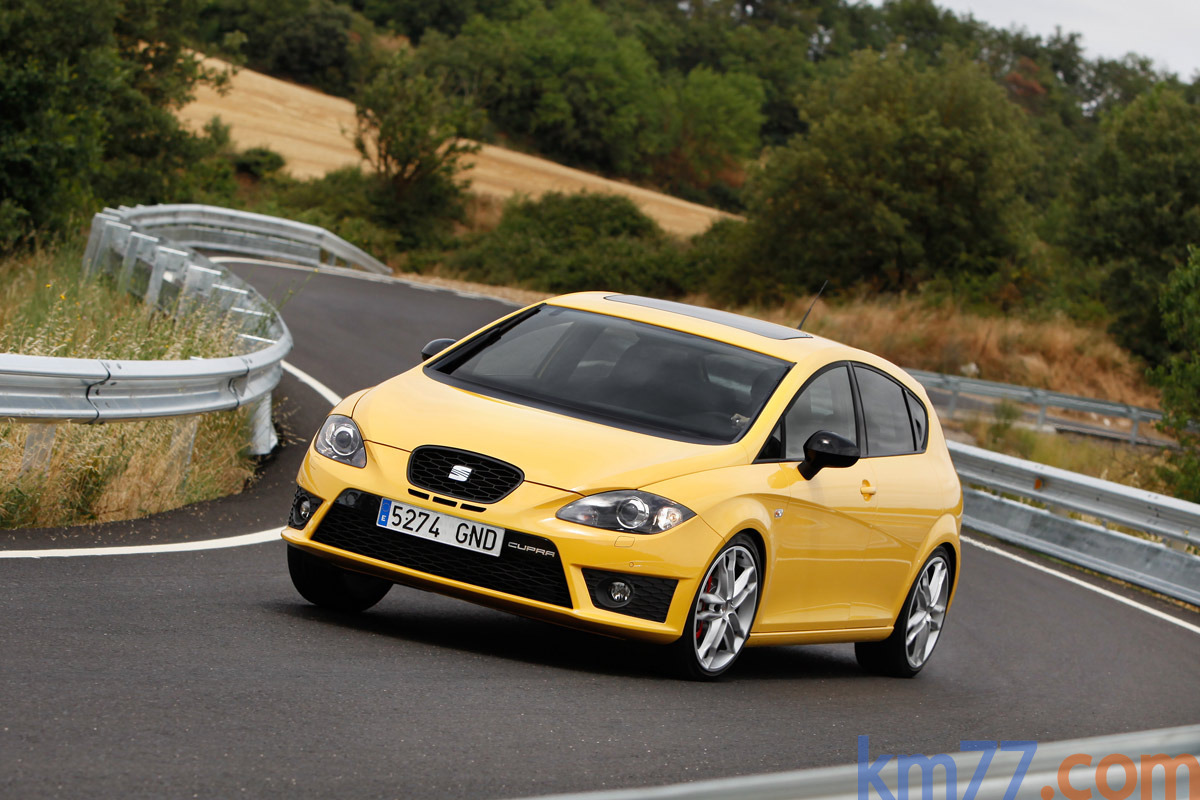 SEAT Le&oacute;n 2.0 TSI 240 CV CUPRA CUPRA Turismo Amarillo Crono Exterior Frontal-Lateral 5 puertas