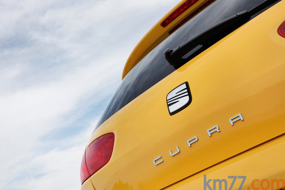 SEAT Le&oacute;n 2.0 TSI 240 CV CUPRA CUPRA Turismo Amarillo Crono Exterior Trasera 5 puertas