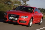 Audi A5 Sportback 2.0 TFSI quattro S tronic 211 CV S line Turismo Rojo Brillante Exterior Frontal-Lateral 5 puertas