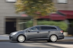 Toyota Avensis Cross Sport 2.2 D-CAT 150 CV AutoDrive S Premium Turismo familiar Gris Mica Metal Exterior Lateral 5 puertas
