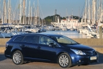 Toyota Avensis Cross Sport 2.2 D-CAT 150 CV AutoDrive S Premium Turismo familiar Azul Oscuro Mica Exterior Lateral-Frontal 5 puertas
