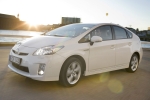 Toyota Prius 1.8 HSD 136 CV (2009) Executive (2009) Turismo Blanco Perlado Exterior Frontal-Lateral 5 puertas