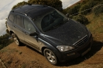 SsangYong Kyron 200Xdi Gama Kyron Todo terreno Space Black Exterior Lateral-Frontal 5 puertas