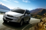 SsangYong Kyron 270Xdi Gama Kyron Todo terreno Fine Silver Exterior Frontal-Lateral 5 puertas