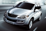 SsangYong Kyron 270Xdi Gama Kyron Todo terreno Fine Silver Exterior Frontal-Lateral 5 puertas