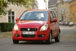 Suzuki Splash 1.3 D-DiS 75 CV GLS Monovolumen Rojo Bright Exterior Frontal-Lateral 5 puertas