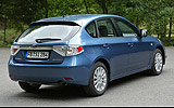 Subaru Impreza 2.0R 150CV Limited Plus Turismo Newport Blue Pearl Exterior Posterior-Lateral 5 puertas