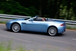 Aston Martin Vantage V8 426 CV Gama V8 Vantage Roadster Descapotable Glacial Blue Exterior Lateral 2 puertas