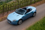Aston Martin Vantage V8 426 CV Gama V8 Vantage Roadster Descapotable Glacial Blue Exterior Cenital-Frontal-Lateral 2 puertas