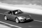 Mazda MX-5 2.0 Roadster Coup&eacute; Aut. Sportive Descapotable Galaxy Grey Mica Exterior Frontal-Lateral-Cenital 2 puertas