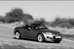 Mazda MX-5 2.0 Roadster Coup&eacute; Aut. Sportive Descapotable Galaxy Grey Mica Exterior Lateral-Frontal 2 puertas