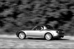 Mazda MX-5 2.0 Roadster Coup&eacute; Aut. Sportive Descapotable Galaxy Grey Mica Exterior Lateral 2 puertas