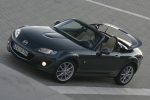 Mazda MX-5 2.0 Roadster Coup&eacute; Aut. Sportive Descapotable Galaxy Grey Mica Exterior Cenital-Frontal-Lateral 2 puertas