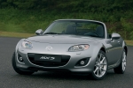 Mazda MX-5 2.0 Soft Top Sportive Descapotable Sunlight Silver Metallic Exterior Frontal-Lateral 2 puertas
