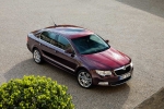 Skoda Superb 1.8 TSI 160 CV Elegance Turismo Rosso Brunello Metalizado Exterior Lateral-Frontal-Cenital 5 puertas