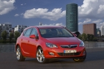 Opel Astra 1.4 Turbo 140 CV Gama Astra Turismo Rojo Manzana Exterior Frontal-Lateral 5 puertas