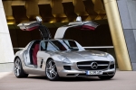 Mercedes-Benz SLS AMG Gama SLS AMG Gama SLS AMG Coup&eacute; AMG Alubeam Silver Exterior Frontal-Lateral 2 puertas