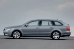 Skoda Superb Combi 1.4 TSI 125 CV Gama Superb Combi Turismo familiar Azul Agua Metalizado Exterior Lateral 5 puertas