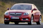 Opel Insignia 2.0 Turbo 220 CV Gama Insignia Turismo Rojo Manzana Exterior Frontal-Lateral 4 puertas