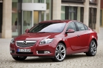 Opel Insignia 2.0 Turbo 220 CV Gama Insignia Turismo Rojo Manzana Exterior Frontal-Lateral 4 puertas