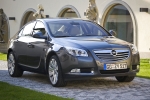 Opel Insignia 2.0 Turbo 220 CV Gama Insignia Turismo Gris Metro Exterior Lateral-Frontal 4 puertas