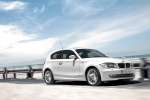 BMW Serie 1 130i Gama Serie 1 3p Turismo Alpinweiss Exterior Lateral-Frontal 3 puertas
