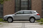 Subaru Outback Gama Outback Gama Outback Turismo familiar Graphite Grey Metallic Exterior Lateral-Posterior 5 puertas