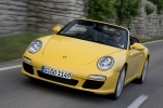 Porsche 911 345 CV PDK Carrera Descapotable Amarillo Speed Exterior Frontal-Lateral 2 puertas