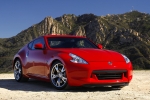 Nissan 370Z V6 3.7 328 CV (2009) Gama 370Z (2009) Coup&eacute; Vibrant Red Exterior Frontal-Lateral 3 puertas