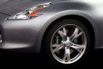 Nissan 370Z V6 3.7 328 CV (2009) Gama 370Z (2009) Coup&eacute; Blade Silver Exterior Frontal-Lateral 3 puertas