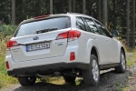 Subaru Outback 2.0D Gama Outback Turismo familiar Satin White Pearl Exterior Posterior-Lateral 5 puertas