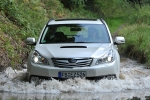 Subaru Outback 2.0D Gama Outback Turismo familiar Satin White Pearl Exterior Frontal 5 puertas