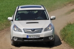 Subaru Outback 2.0D Gama Outback Turismo familiar Satin White Pearl Exterior Frontal 5 puertas