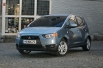 Mitsubishi Colt 1.3 ClearTec 95 CV Intense Turismo Gris Smoked Exterior Frontal-Lateral 5 puertas