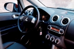 Mitsubishi Colt 1.1 ClearTec 75CV Invite Turismo Interior Salpicadero 5 puertas