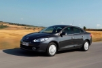 Renault Fluence Gama Fluence Dynamique con Pack Xenon Turismo Negro Nacarado Exterior Frontal-Lateral 4 puertas