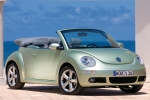 Volkswagen New Beetle Gama New Beetle Cabriolet Gama New Beetle Cabriolet Descapotable Verde Gecko metalizado Exterior Frontal-Lateral 2 puertas
