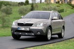 Skoda Scout Gama Scout Scout Turismo familiar Gris Sat&eacute;n Exterior Frontal-Lateral 5 puertas