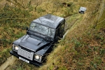 Land Rover Defender Defender 90 SW  Gama Defender Todo terreno Santorini Black Exterior Frontal-Lateral 3 puertas