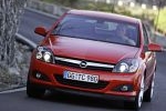 Opel Astra Gama GTC Cosmo Turismo Rojo Magma Exterior Frontal 3 puertas