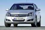 Opel Astra Gama Sed&aacute;n Cosmo Turismo Plata Blade Exterior Frontal 4 puertas