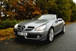 Mercedes-Benz Clase SLK 200 Kompresor Autom&aacute;tico Gama SLK Descapotable Gris Tenorita Metalizado Exterior Frontal-Lateral 2 puertas