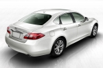 Infiniti M 35 HYBRID Gama M Turismo Moonlight White Exterior Posterior-Lateral 4 puertas