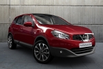 Nissan Qashqai+2 Gama Qashqai+2 Tekna Premium Todo terreno Rojo Fusi&oacute;n Met&aacute;lico Exterior Frontal-Lateral 5 puertas