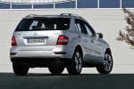 Mercedes-Benz Clase M ML 500  Gama Clase M Todo terreno Plata Iridio Exterior Posterior-Lateral 5 puertas